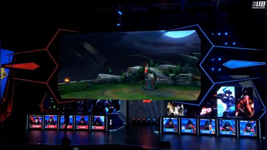 HHHISHHH发布了一个斗鱼视频2019-01-19