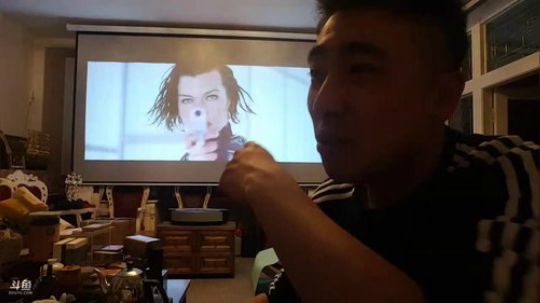 我在斗鱼看小主播无尽直播美食