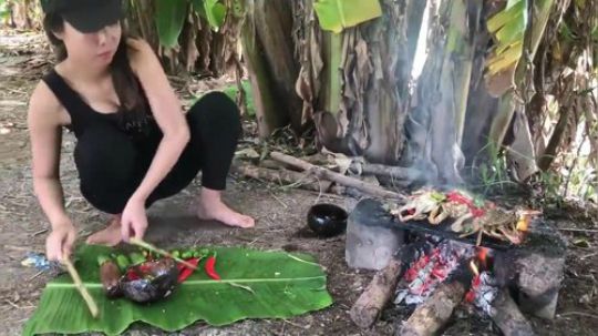 【野炊姐妹】祖传石板螃蟹过瘾啊