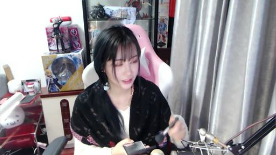 我本善良72发布了一个斗鱼视频2019-01-23