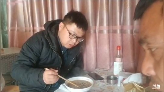 打包快递。 2019-01-24 12点场