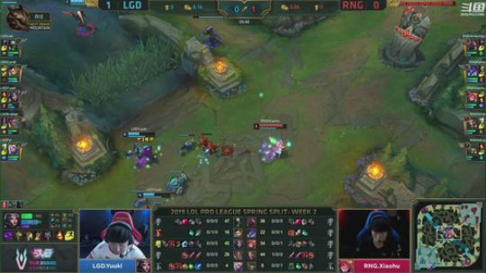 我在斗鱼看英雄联盟官方赛事直播英雄联盟