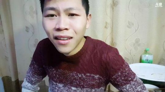 我在斗鱼看美食老王直播美食