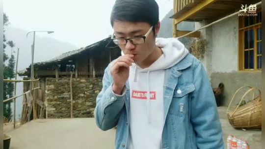 和叶子一起上山做饭(≧ω≦)/ 2019-01-26 16点场