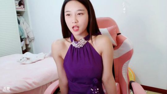 肖淑洁生命中的光和盐发布了一个斗鱼视频2019-01-26