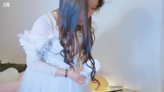 肖淑洁生命中的光和盐发布了一个斗鱼视频2019-01-26