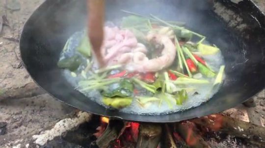 【荒野戏精】~见过这样的大串烤肠吗？