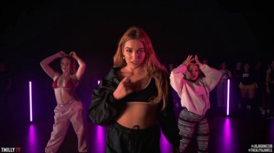 这个舞蹈给个赞 你不亏