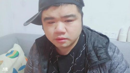 我在斗鱼看做个疯子直播户外