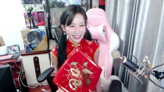 喵老师的圣诞树发布了一个斗鱼视频2019-01-28