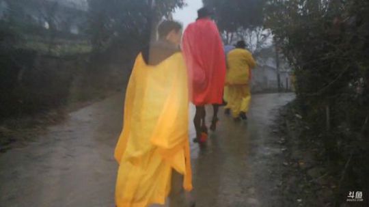 登月团丶离去发布了一个斗鱼视频2019-01-28