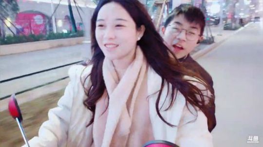 肖淑洁生命中的光和盐发布了一个斗鱼视频2019-01-28