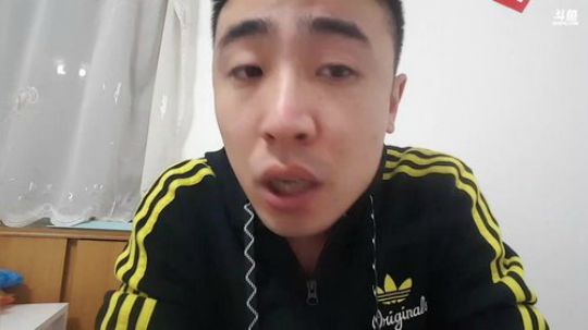 我在斗鱼看小主播无尽直播美食