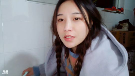 肖淑洁生命中的光和盐发布了一个斗鱼视频2019-01-30