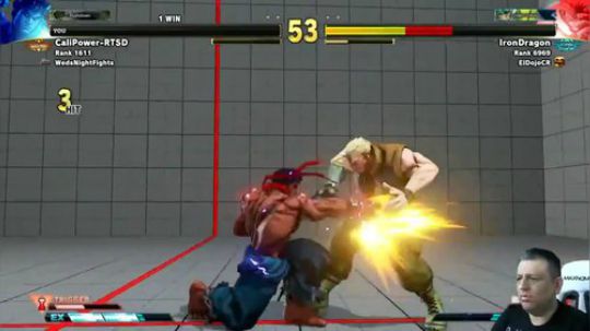 40岁美国街机传奇Alex大叔仍在练习街霸5！最新影隆翻盘！