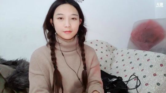 肖淑洁生命中的光和盐发布了一个斗鱼视频2019-01-31