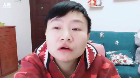 我在斗鱼看2B不过红姐直播户外