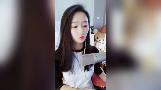 登月团丶离去发布了一个斗鱼视频2019-02-01