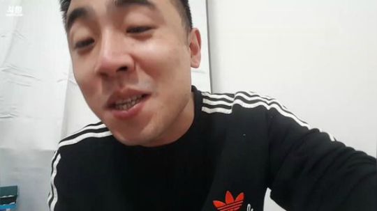 我在斗鱼看小主播无尽直播美食