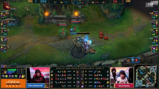 我在斗鱼看英雄联盟官方赛事直播英雄联盟