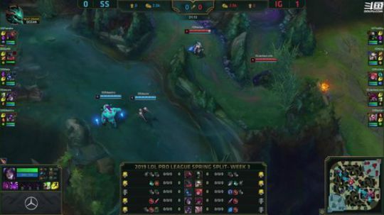 我在斗鱼看英雄联盟官方赛事直播英雄联盟