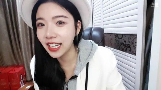 聆界之人发布了一个斗鱼视频2019-02-05