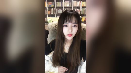 花街灯如昼zz发布了一个斗鱼视频2019-02-05