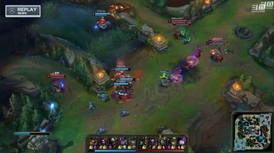 我在斗鱼看英雄联盟官方赛事直播英雄联盟