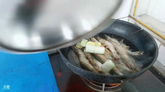 西北老狼哥哥发布了一个斗鱼视频2019-02-06