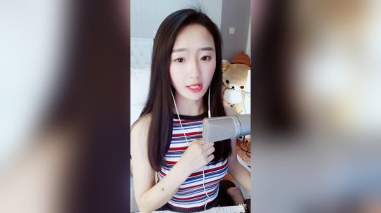 登月团丶离去发布了一个斗鱼视频2019-02-06