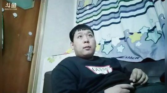新年唐：祝大家新年快乐 猪事顺利。 2019-02-04 19点场
