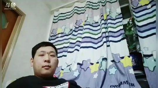 新年唐：十二点准时房管抽奖送球星。 2019-02-04 22点场