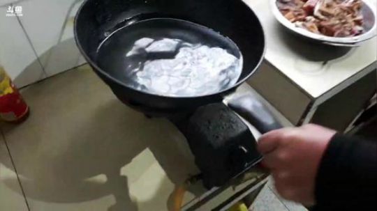 龙马精神之神笔马龙发布了一个斗鱼视频2019-02-08
