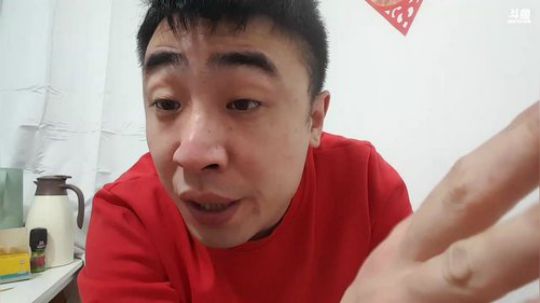 我在斗鱼看小主播无尽直播美食
