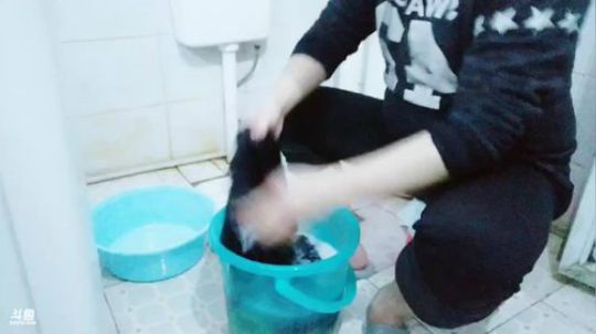 準備洗衣服 2019-02-09 20点场