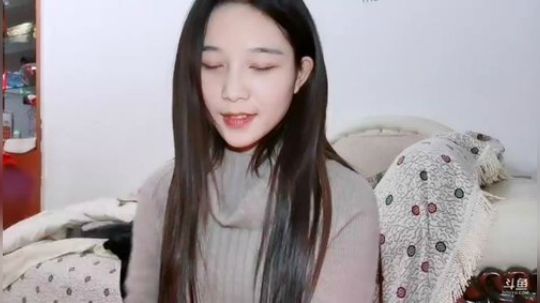 肖淑洁生命中的光和盐发布了一个斗鱼视频2019-02-10