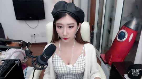 August丶21th发布了一个斗鱼视频2019-02-11