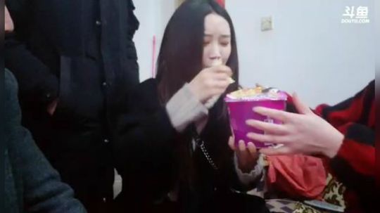 肖淑洁生命中的光和盐发布了一个斗鱼视频2019-02-11