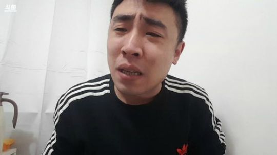 我在斗鱼看小主播无尽直播美食