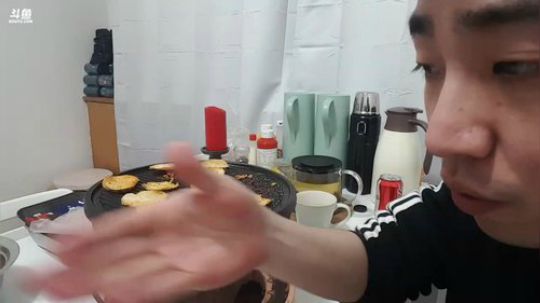 我本善良72发布了一个斗鱼视频2019-02-12