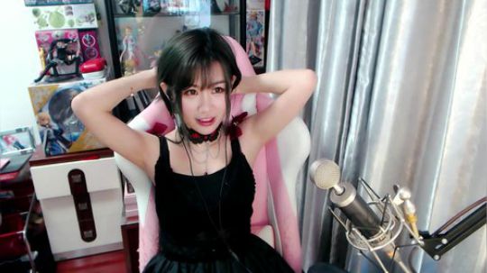August丶21th发布了一个斗鱼视频2019-02-13