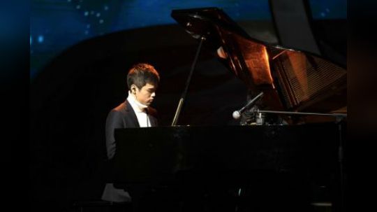 王者春晚-白乐钢琴演奏