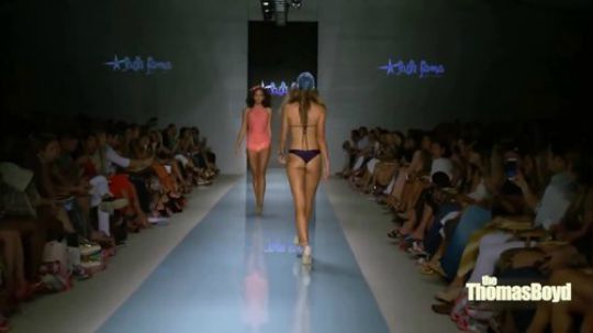 Luli Fama Spring Summer 泳装走秀2