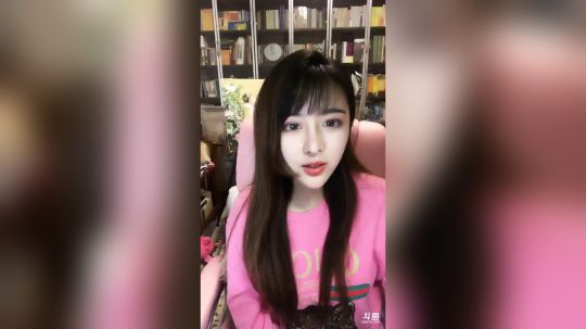花街灯如昼zz发布了一个斗鱼视频2019-02-14