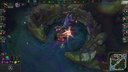 我在斗鱼看英雄联盟官方赛事直播英雄联盟