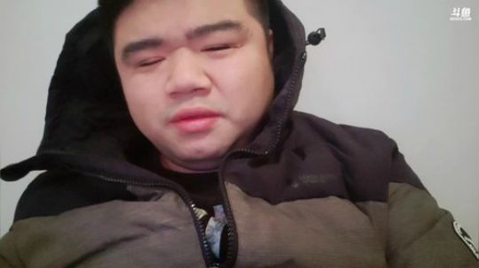 我在斗鱼看做个疯子直播户外