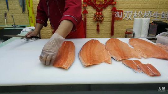 丿Good丶发布了一个斗鱼视频2019-02-15