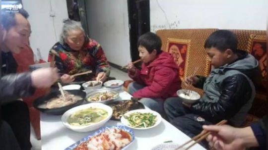 高山人家，乡民的晚餐(≧ω≦)/ 2019-02-15 17点场