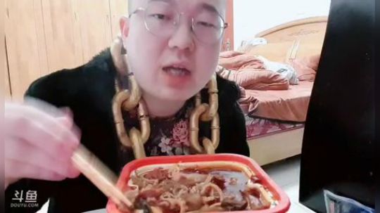 自热火锅放毒时间到了 吃完吐泡泡 2019-02-15 00点场