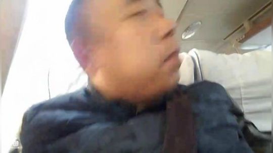 我在斗鱼看主播小黑亮亮直播美食